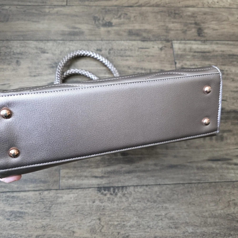 Elegant Metallic Handbag Purse‎